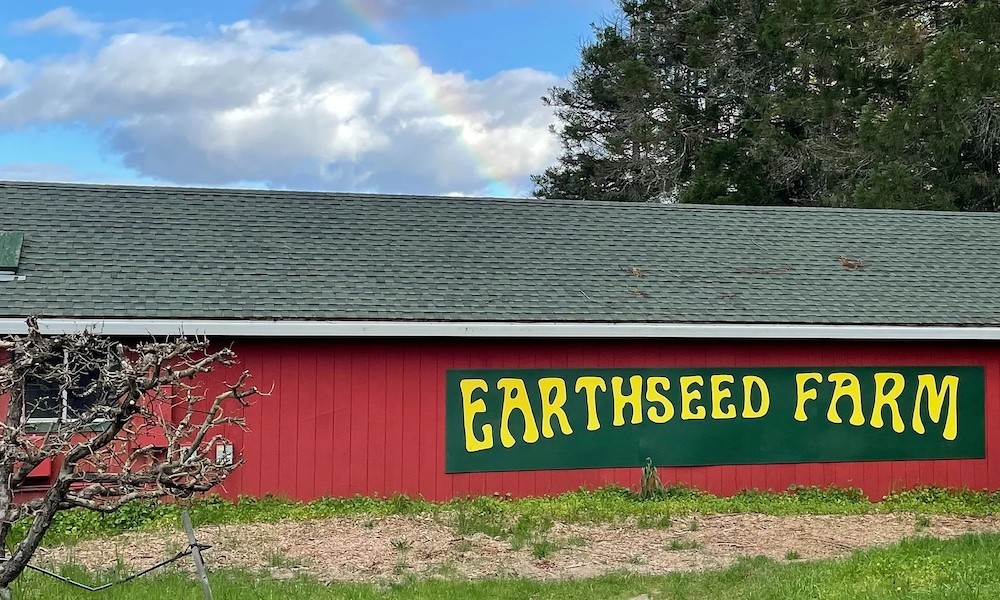 EarthSeed Farm Apple Picking