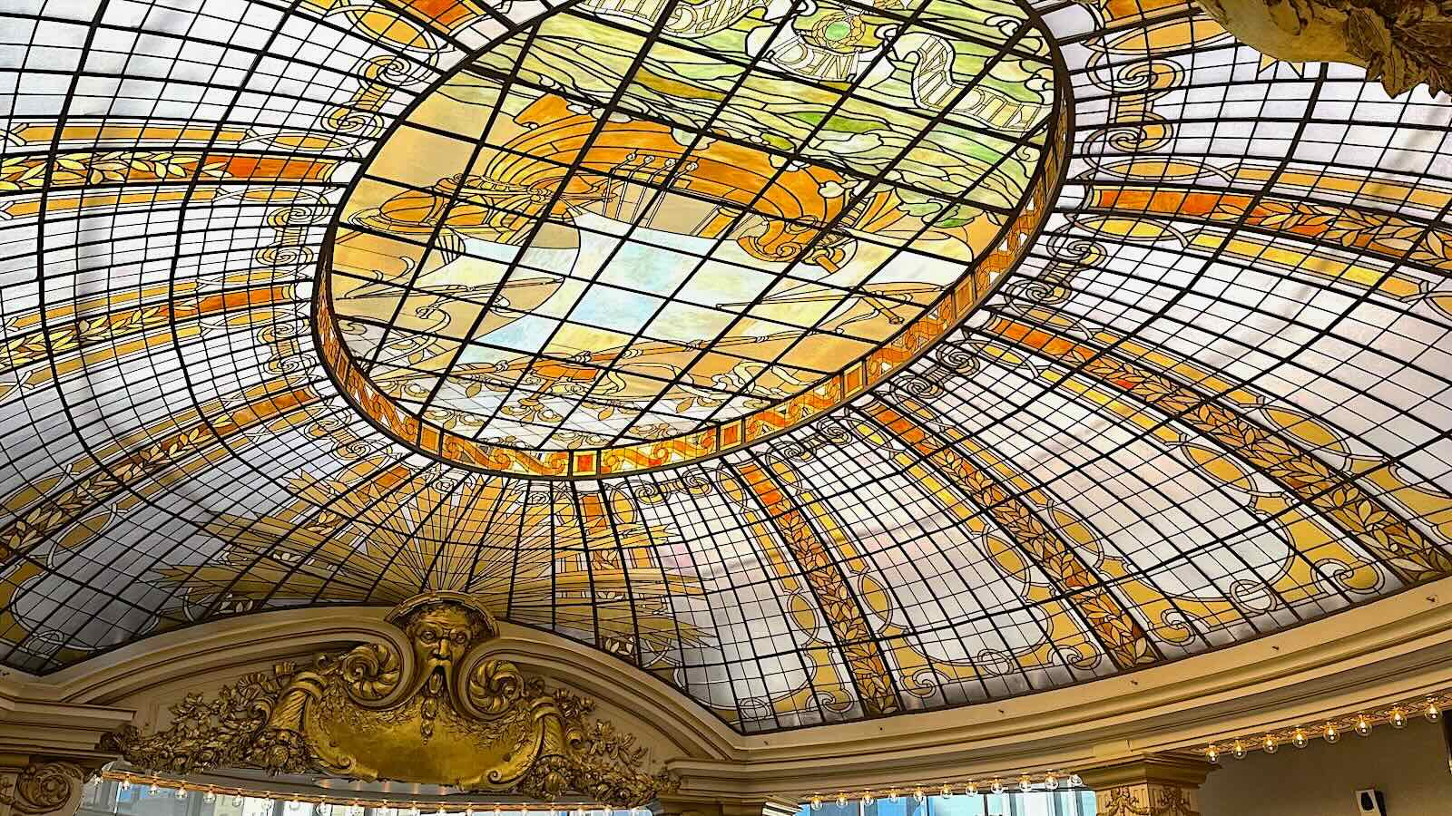 Amazing Architecture in Union Square - CrawlSF